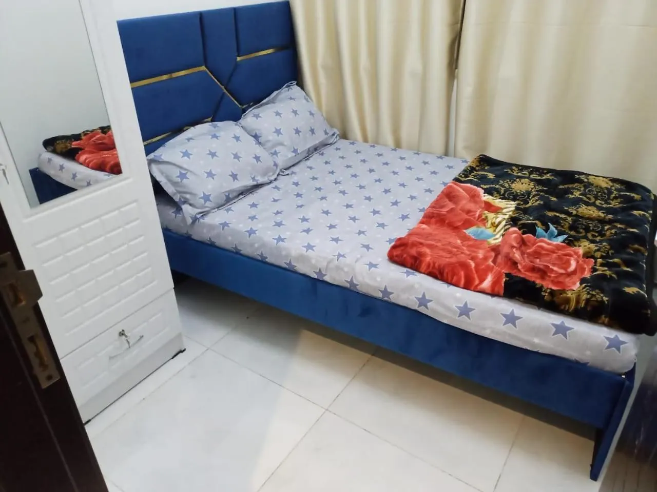 Elite Space Partition Room In Dubai Very Near Union And Banyas Metro - Creek - Gold Souq 0*,  United Arab Emirates